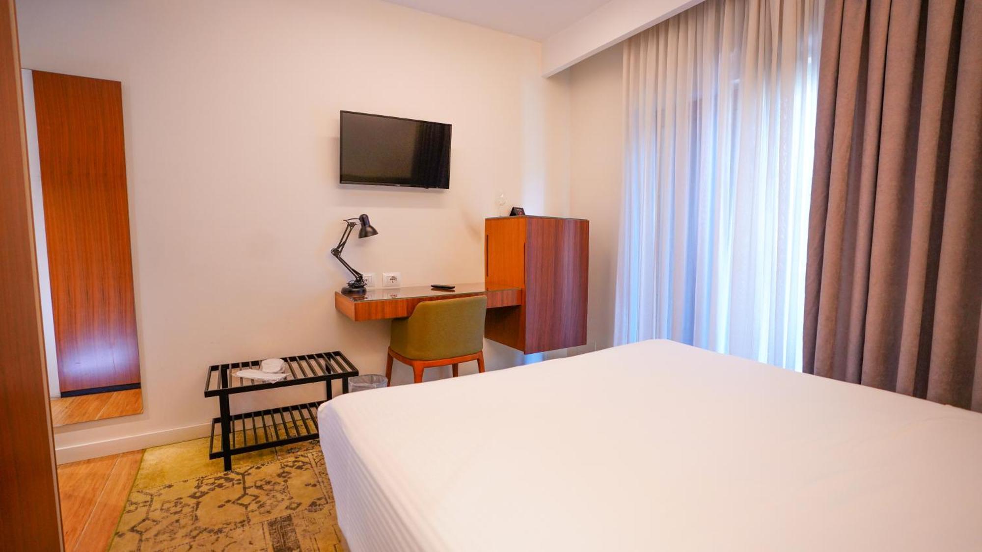 Hotel Theatro- City Center Tirana Exterior foto